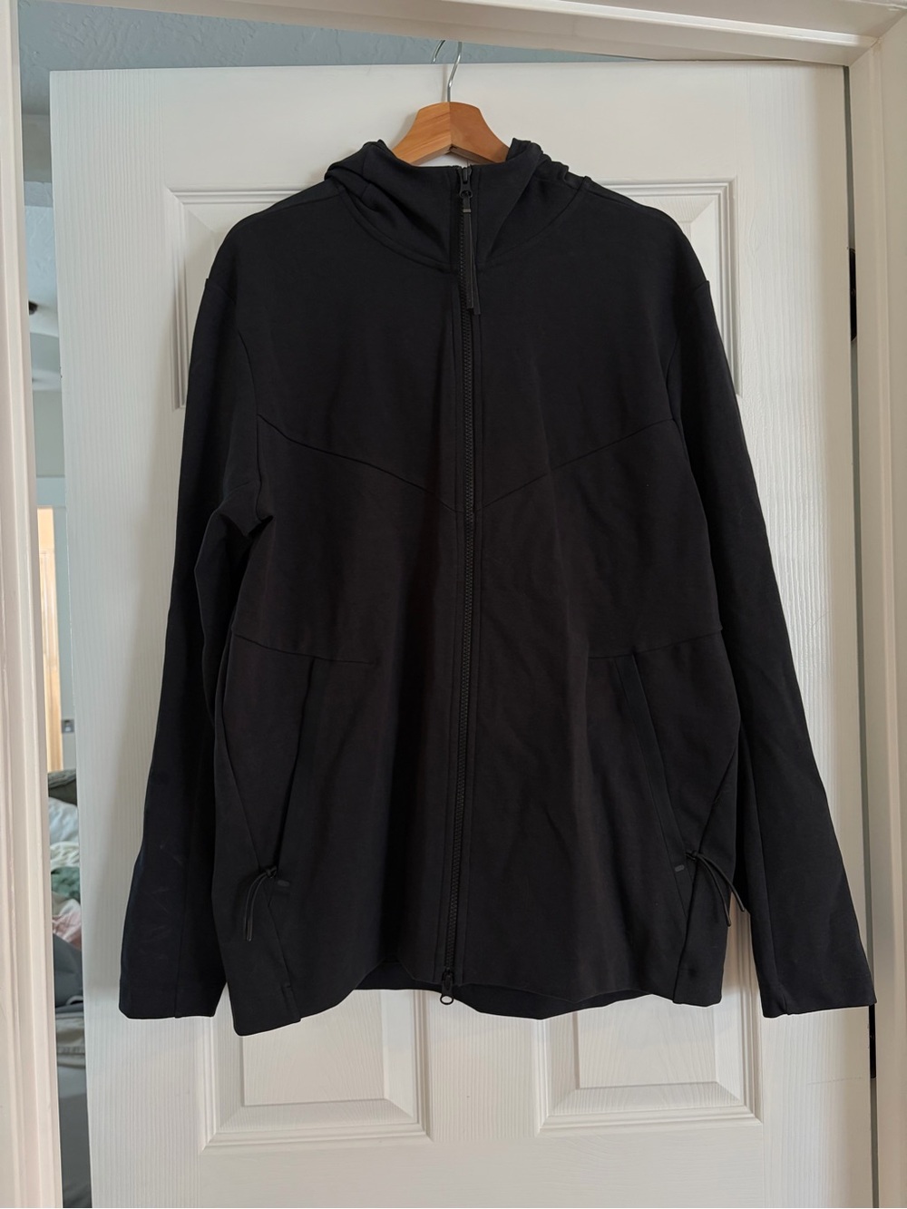 Nike Men’s Black Full-Zip Hooded Performance Jacket L